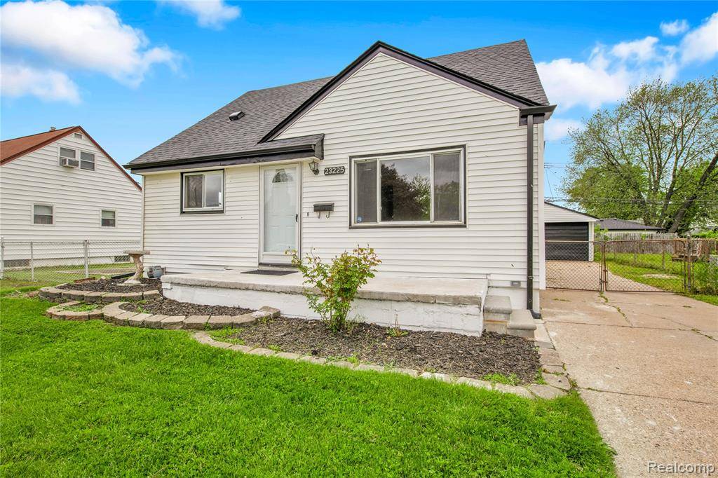 Saint Clair Shores, MI 48082,23225 BEVERLY Street