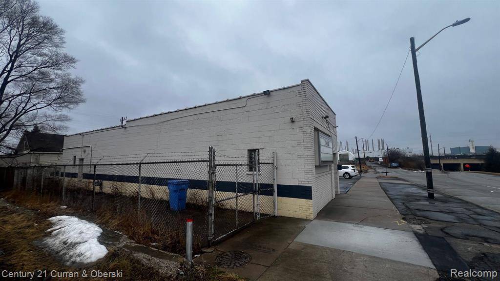 Dearborn, MI 48120,10531 WREN Street