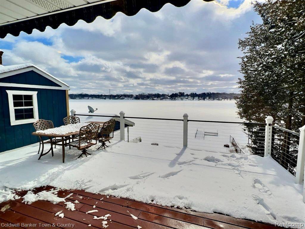 Pinckney, MI 48169,3252 RUSH LAKE Road