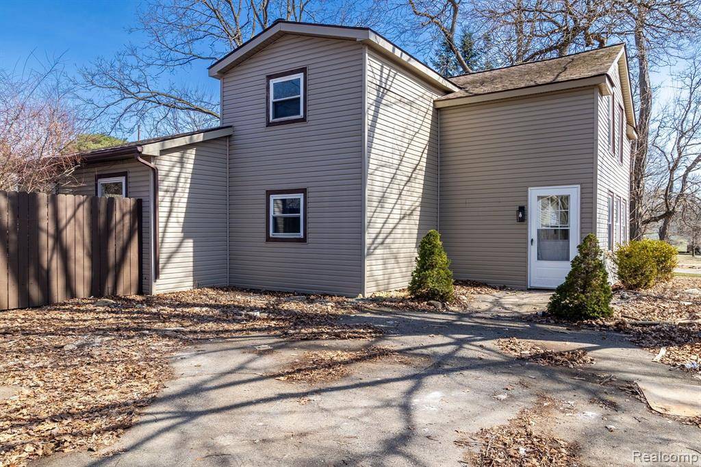 Bloomfield Hills, MI 48382,716 COMMERCIAL Street