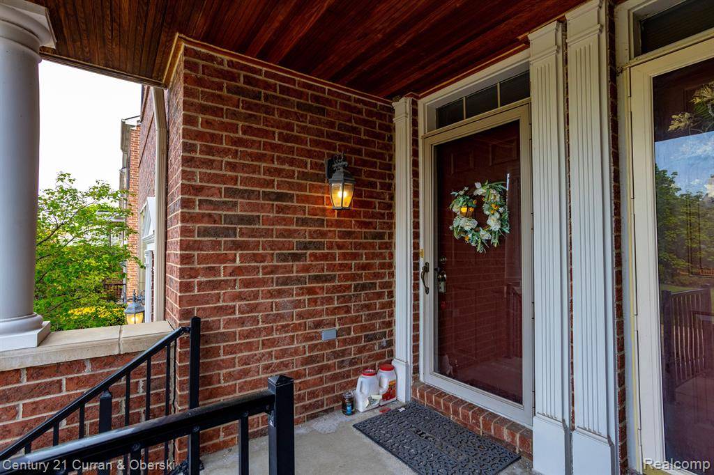 Livonia, MI 48154,16944 Farmington Road