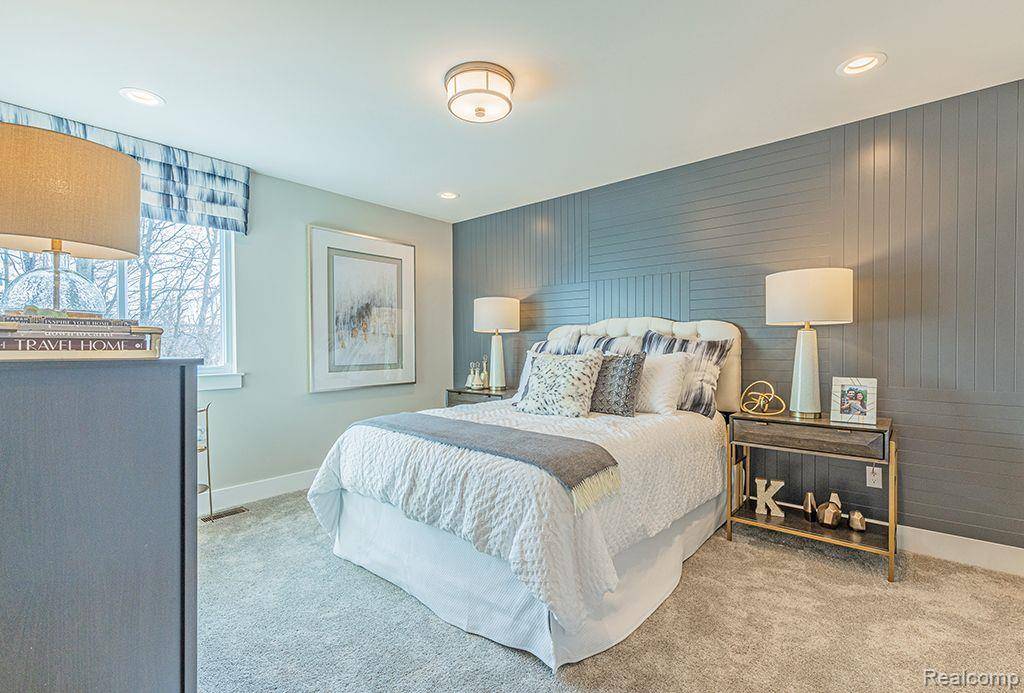 South Lyon, MI 48178,20964 LOSINO Drive