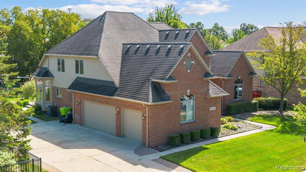 Macomb, MI 48042,51304 SHADYWOOD Drive