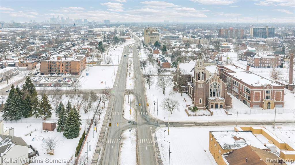 Detroit, MI 48216,2633 ROSA PARKS Boulevard