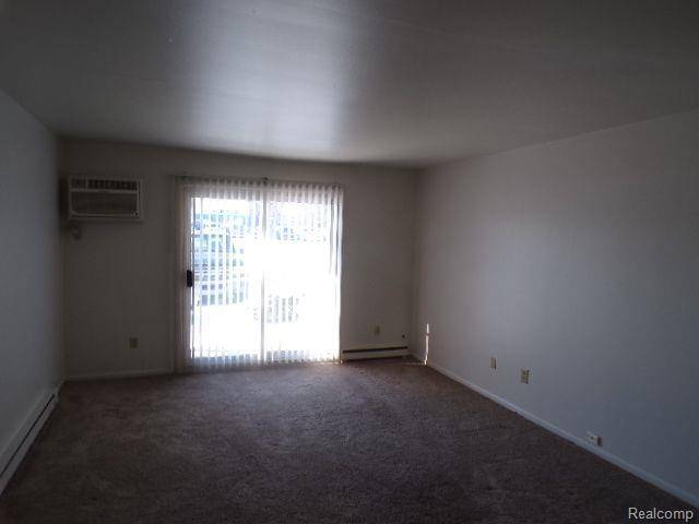 Fowlerville, MI 48836,825 S GRAND Avenue