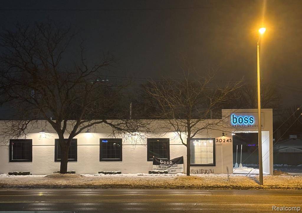 Saint Clair Shores, MI 48082,30245 HARPER Avenue