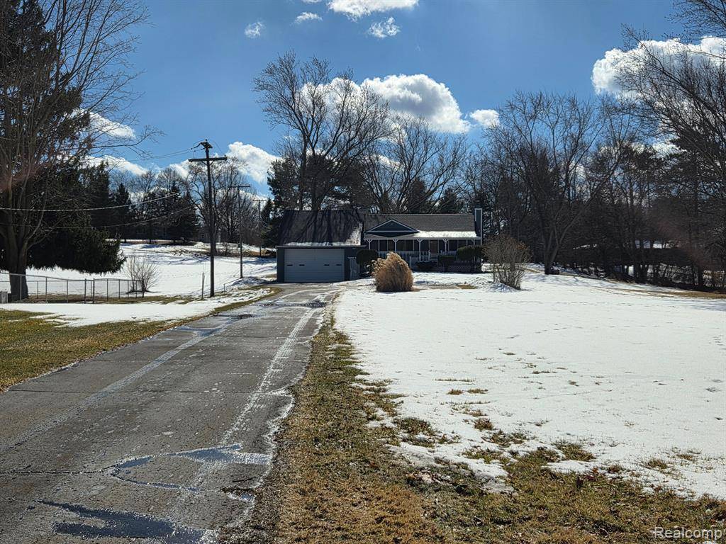 Brighton, MI 48114,9260 HILTON Road