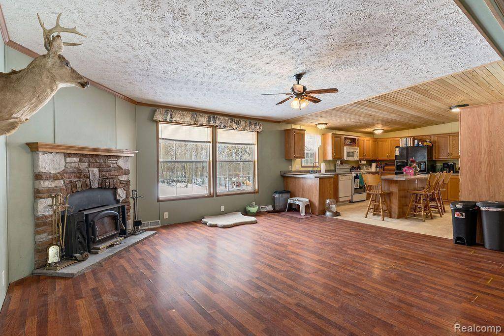Holly, MI 48442,5143 BELFORD Road