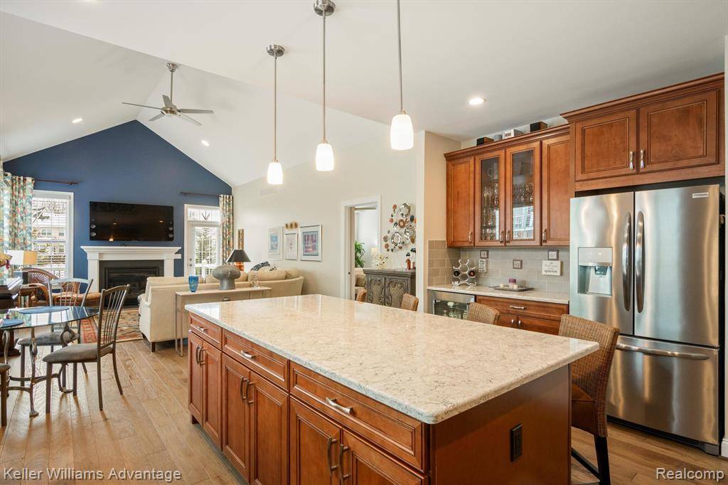 Novi, MI,42741 CARDINAL Way