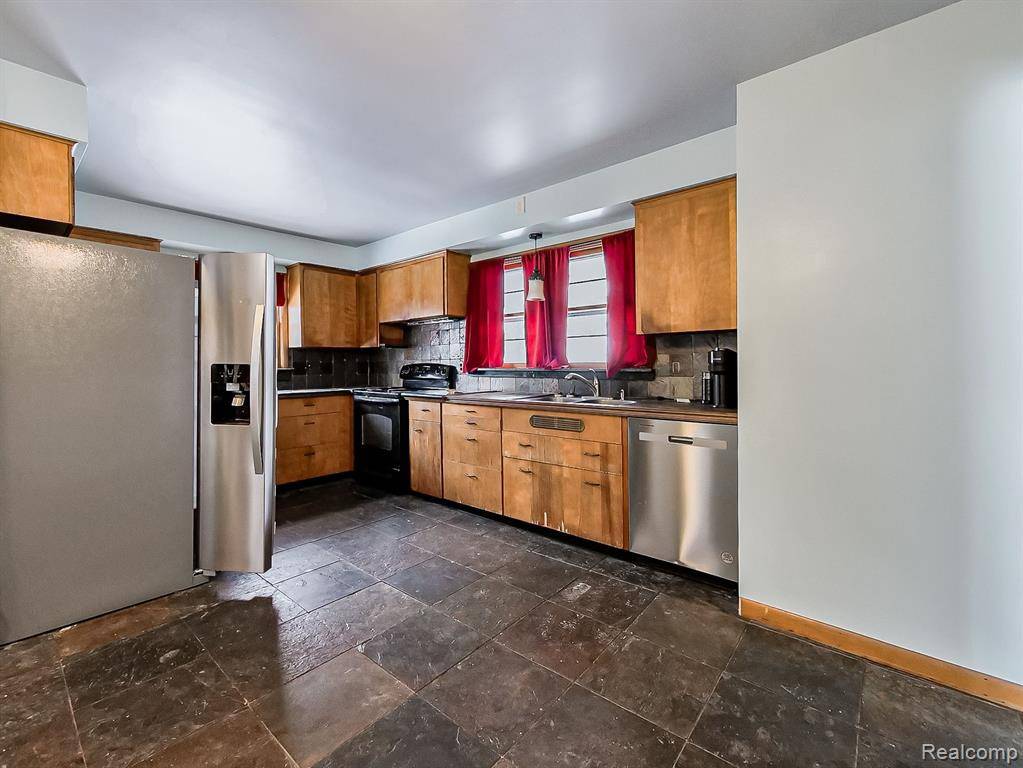 South Lyon, MI 48178,9745 MARSHALL Road