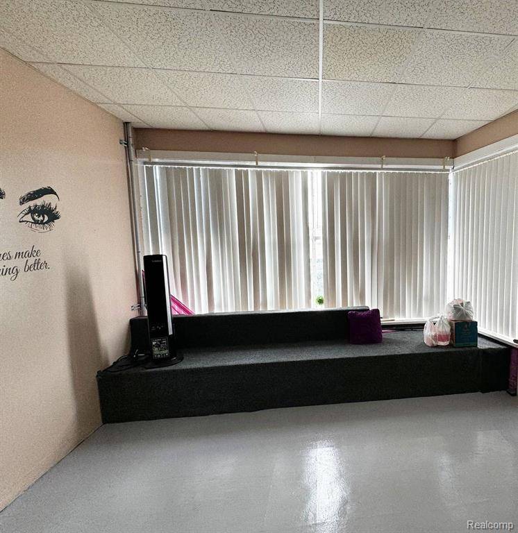 Lincoln Park, MI 48146,918 DIX Road