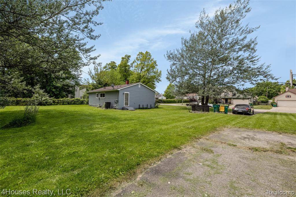 Romulus, MI 48174,6291 EDMUND Street