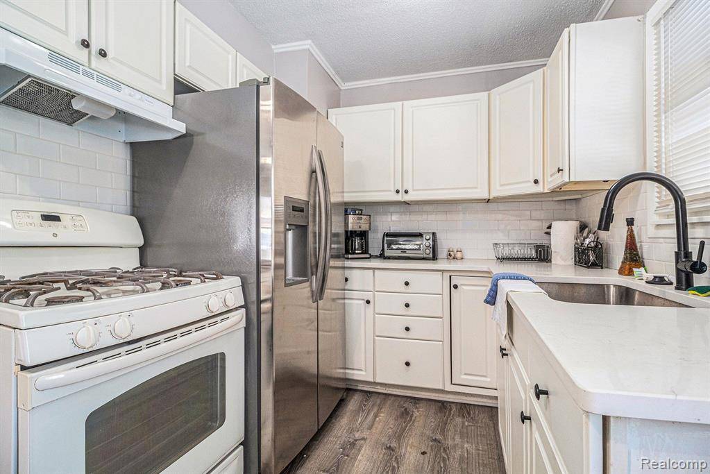 Ann Arbor, MI 48103,2071 WINEWOOD Avenue