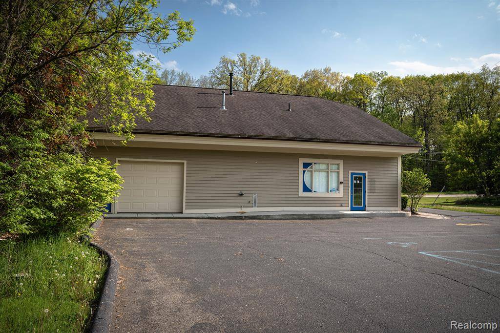 Lake Orion, MI 48362,3048 W CLARKSTON Road