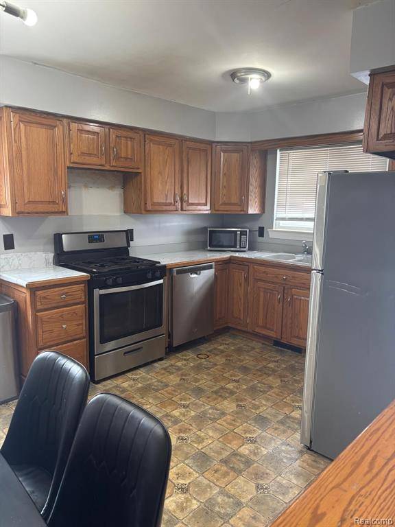 Dearborn Heights, MI 48127,5956 NORBORNE Avenue