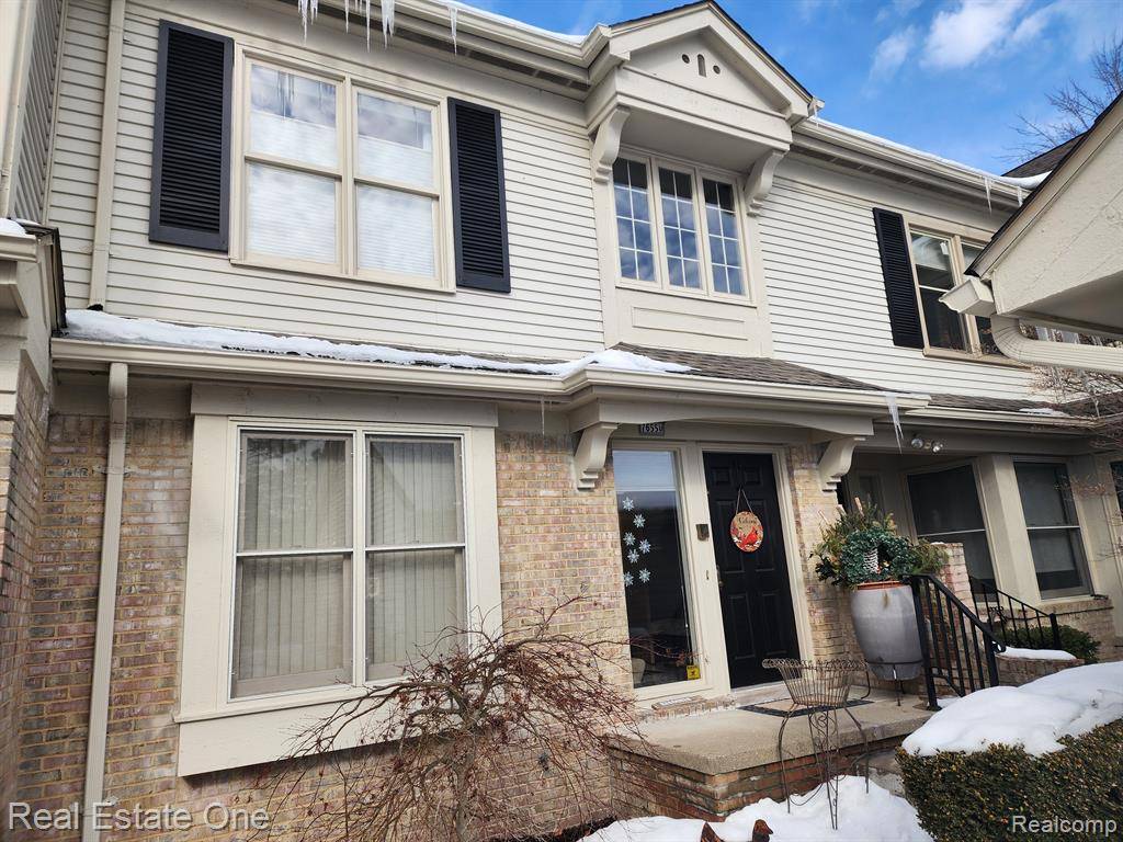 West Bloomfield, MI,7655 DANBURY Circle