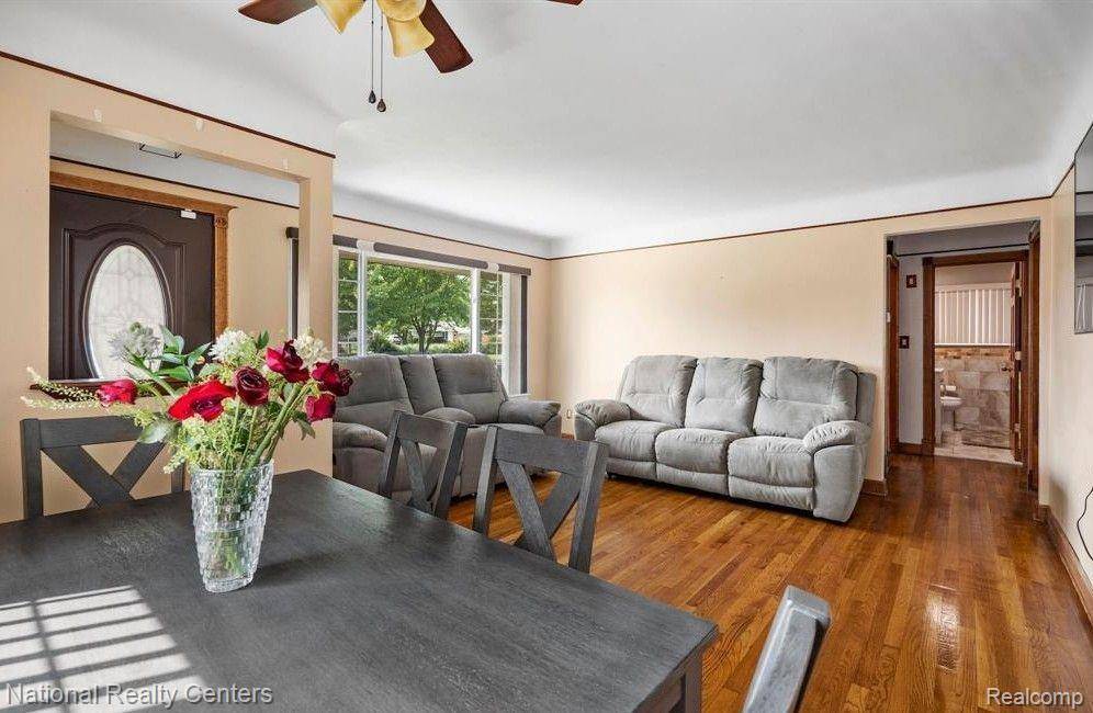 Westland, MI,27620 MACKENZIE Drive