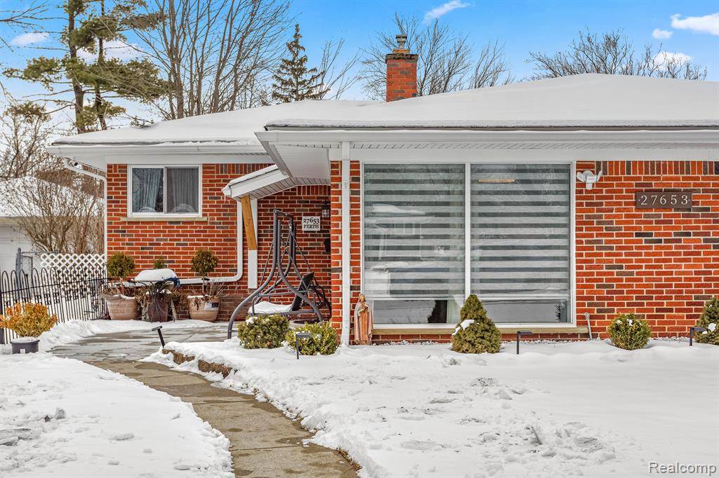 Livonia, MI 48154,27653 PERTH Street