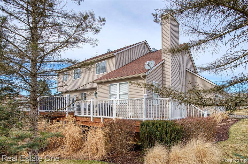 Pinckney, MI 48169,11360 SADDLEBROOK Circle