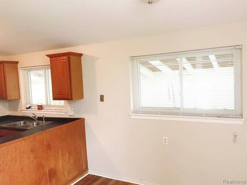 Southfield, MI 48076,29609 EVERETT Street