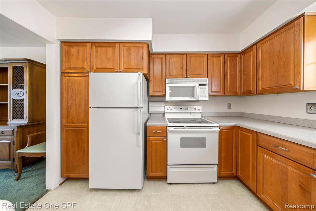 Saint Clair Shores, MI 48080,1070 WOODBRIDGE Street