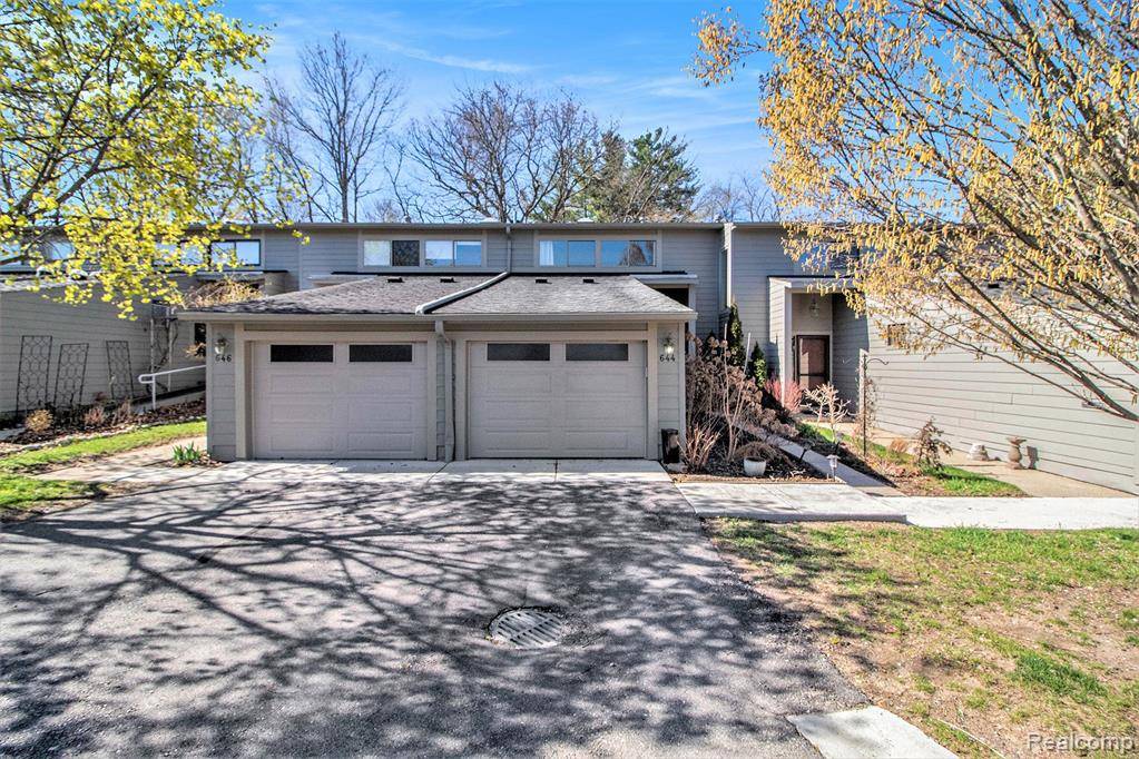 Ann Arbor, MI 48105,644 PENINSULA Court