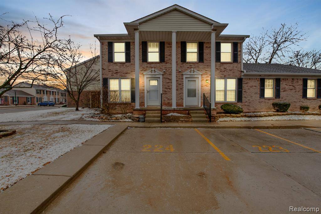 Southgate, MI 48195,16625 RALEIGH SQUARE Drive