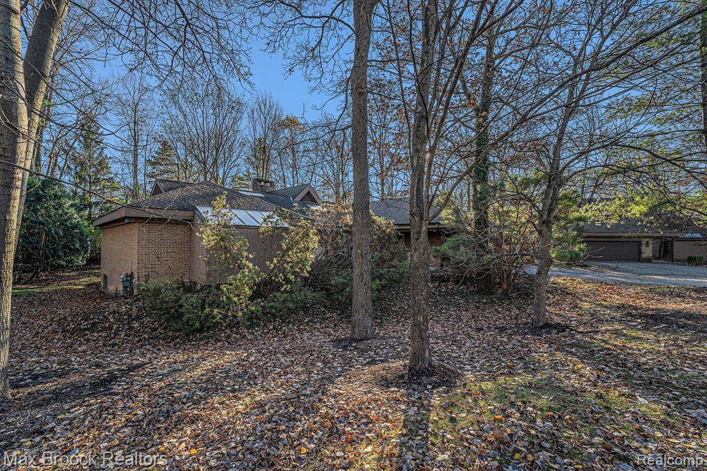 Bloomfield Hills, MI 48302,1195 BANBURY Circle