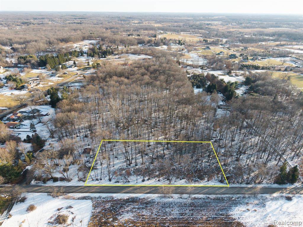 Gregory, MI 48137,000 Roberts