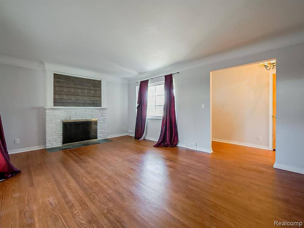 Grosse Pointe Woods, MI 48236,20691 WEDGEWOOD Drive