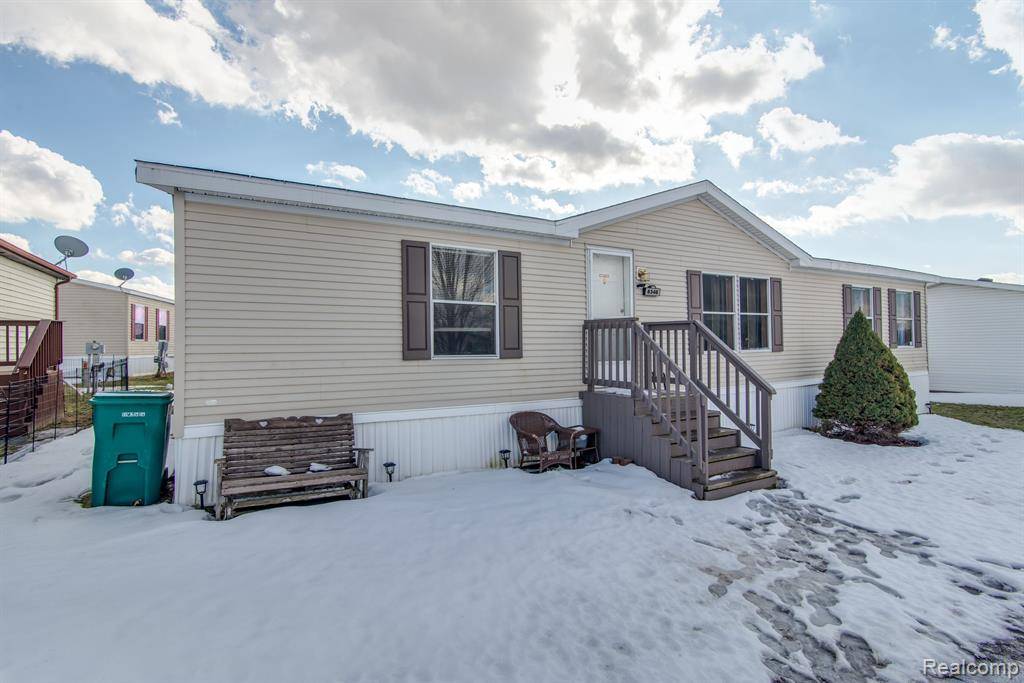 Fenton, MI 48430,8346 Whitehorn Lane