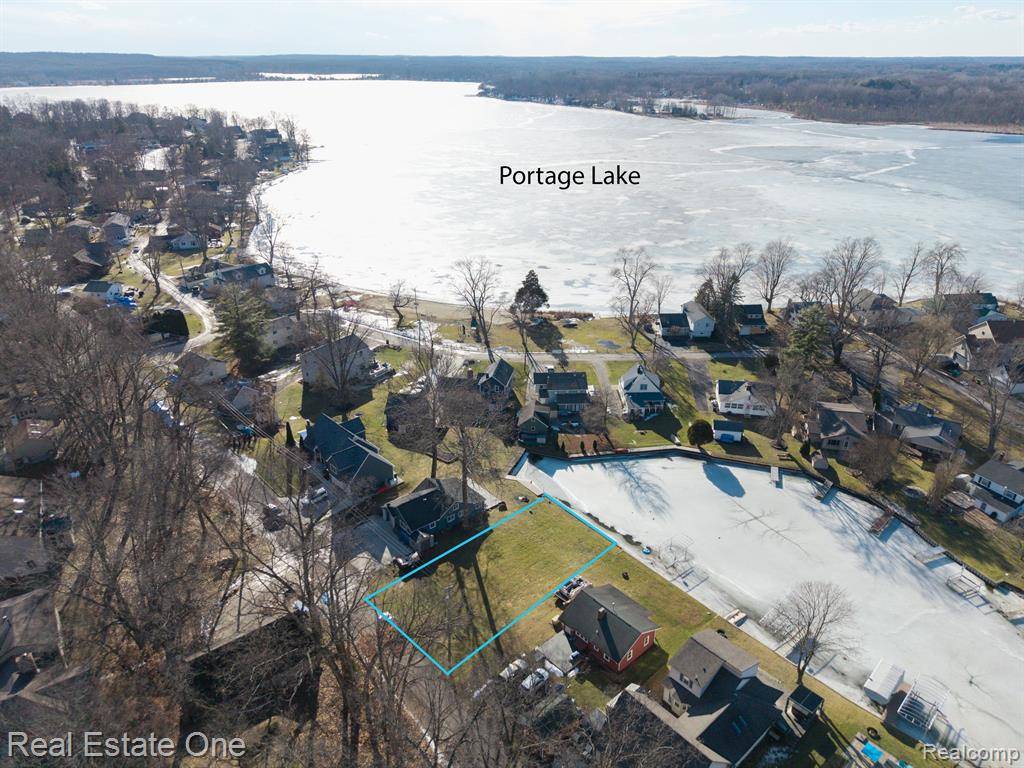 Pinckney, MI 48169,0 PORTAGE LAKE Avenue