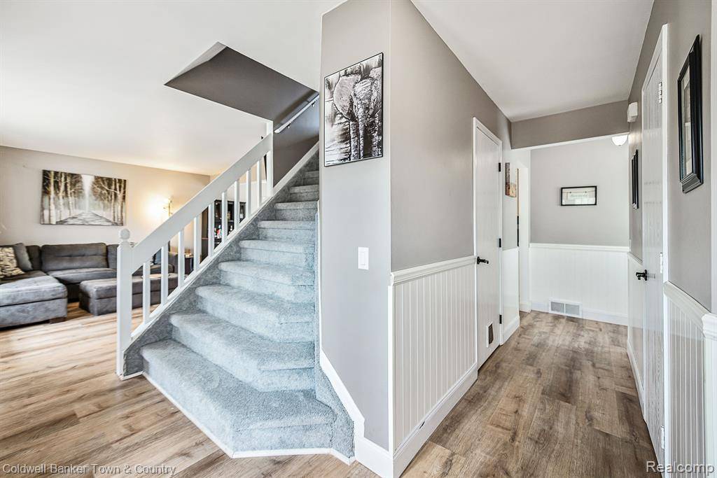 Howell, MI 48843,915 TANAGER Trail