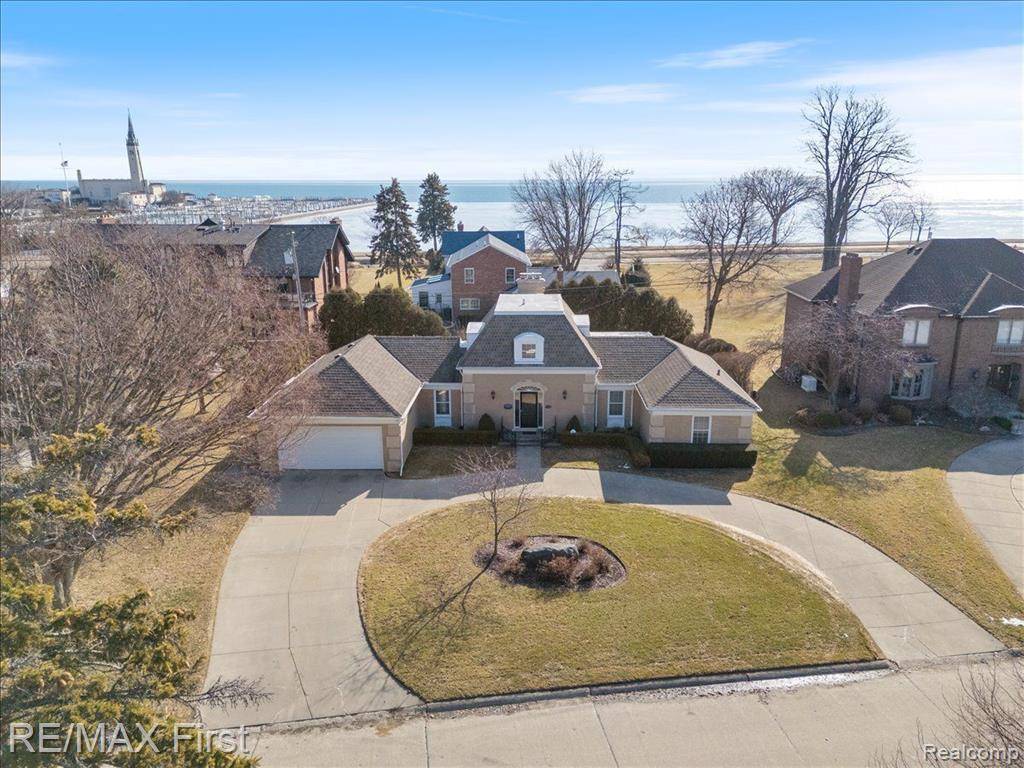 Grosse Pointe Shores, MI 48236,754 SHELDEN Road