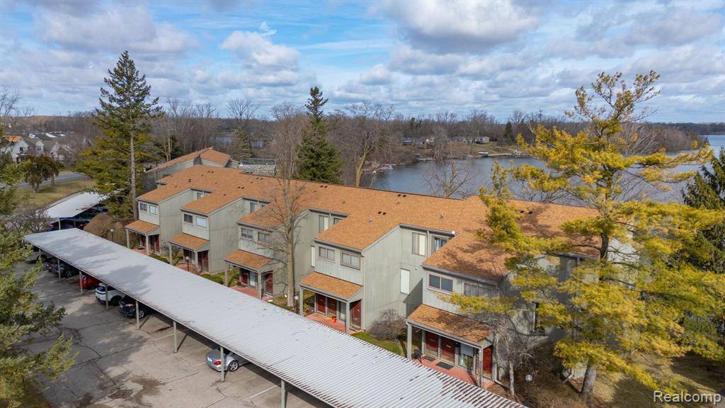 Ypsilanti, MI 48197,9629 HARBOUR COVE
