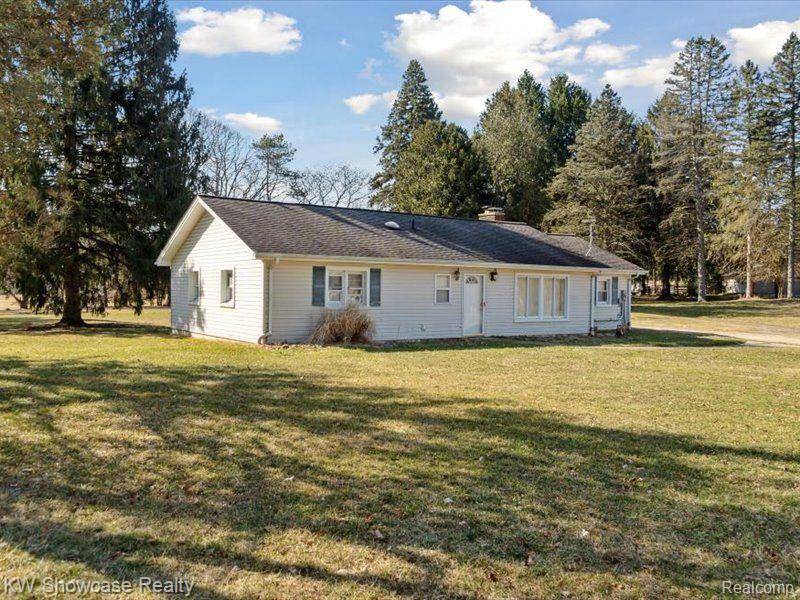 Milford, MI 48381,1700 COOLEY LAKE Road