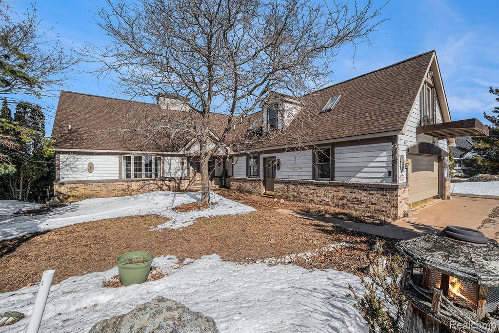 Cheboygan, MI 49721,2700 N LOFGREN SHORE Drive