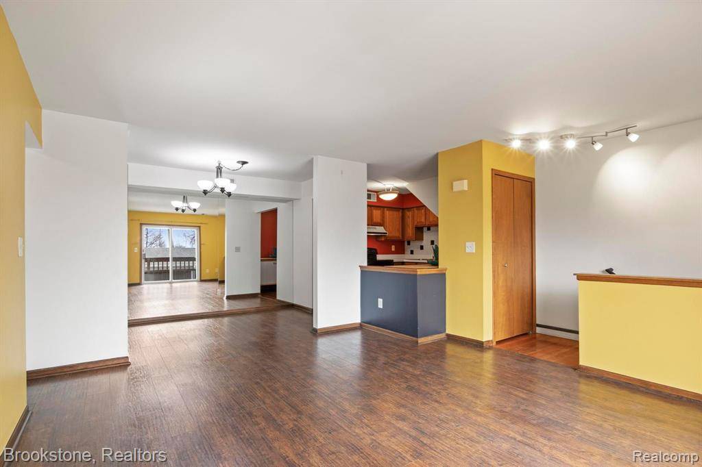 Plymouth, MI 48170,251 Pinewood Circle