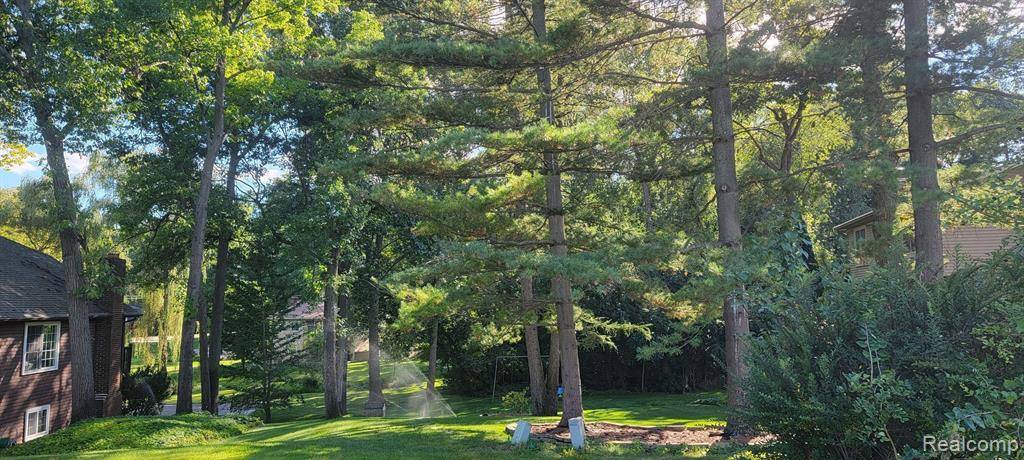 Waterford, MI 48329,2740 N LAKE ANGELUS Road
