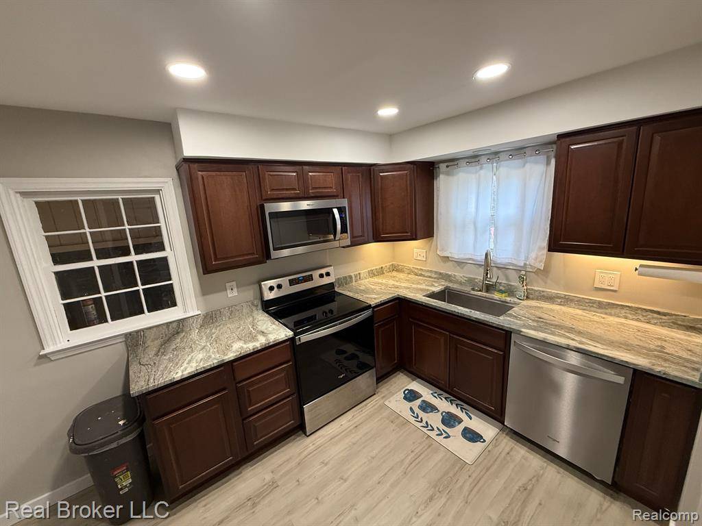Flushing, MI 48433,6336 FLUSHING Road