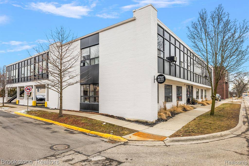 Birmingham, MI 48009,801 S ADAMS Road