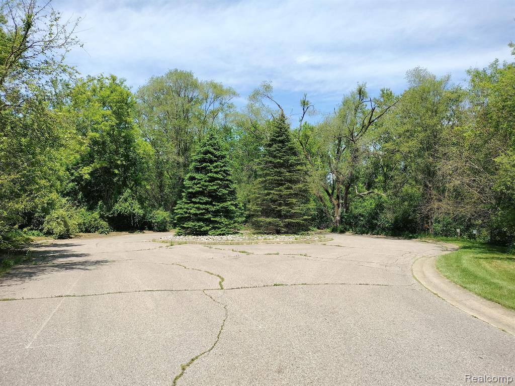 Commerce Twp, MI 48382,0000 Foal Boulevard