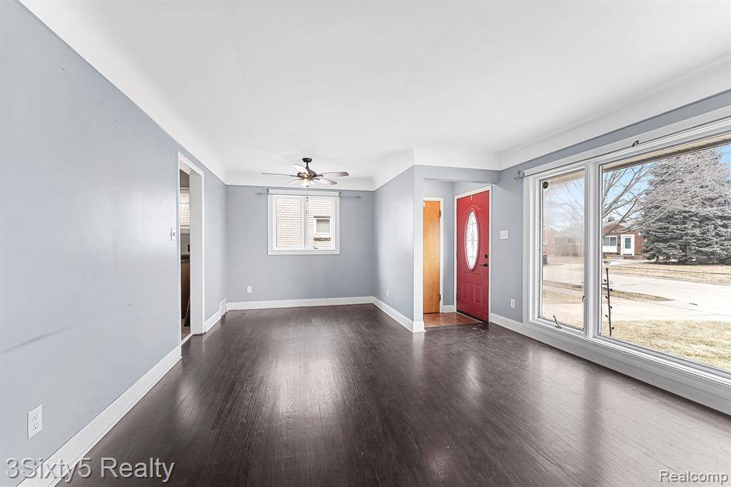 Allen Park, MI 48101,9914 FOX Avenue