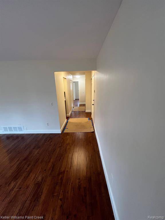 Bloomfield Hills, MI 48304,580 E FOX HILLS Drive
