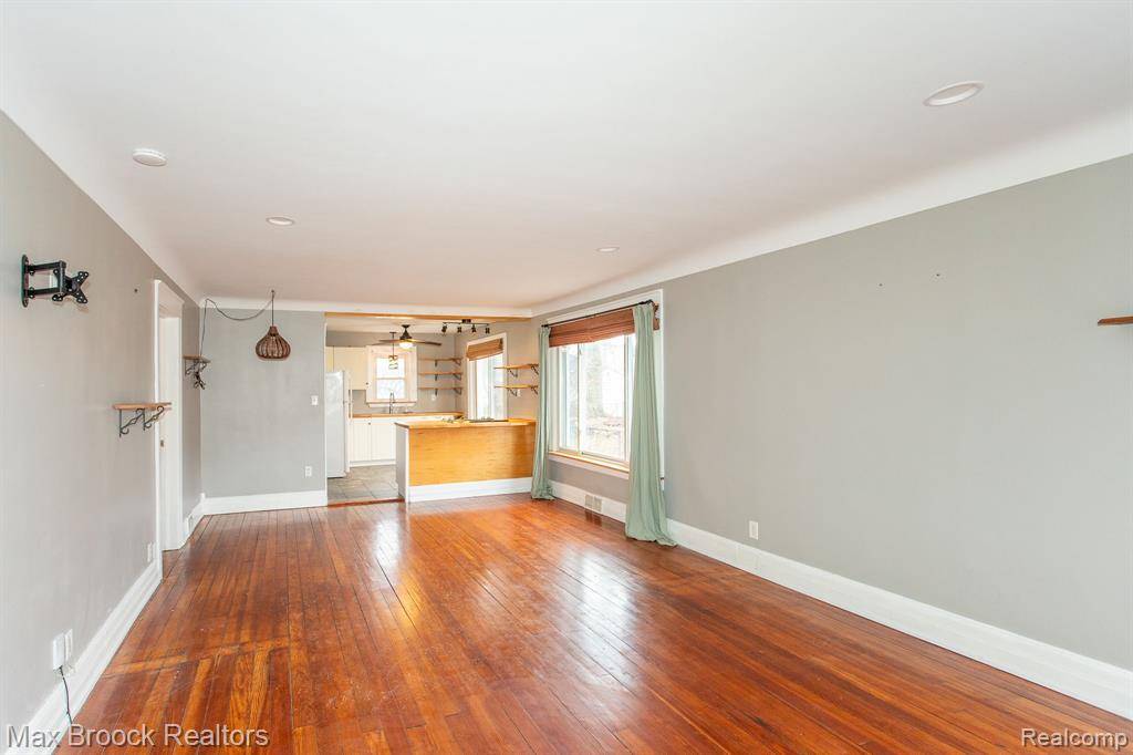 Ferndale, MI 48220,1110 E BRECKENRIDGE Street
