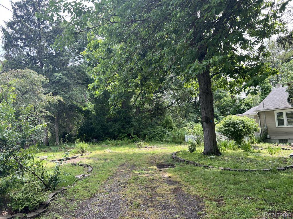 Southfield, MI 48033,24067 SARGENT Avenue