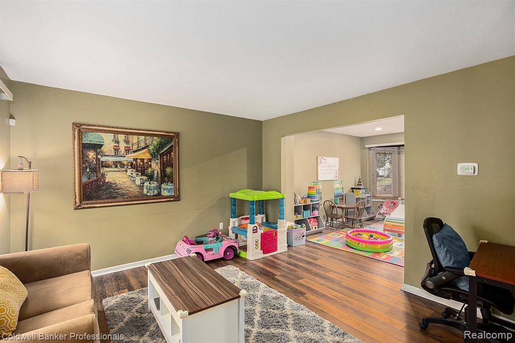 Plymouth, MI 48170,45750 TRILLIUM W