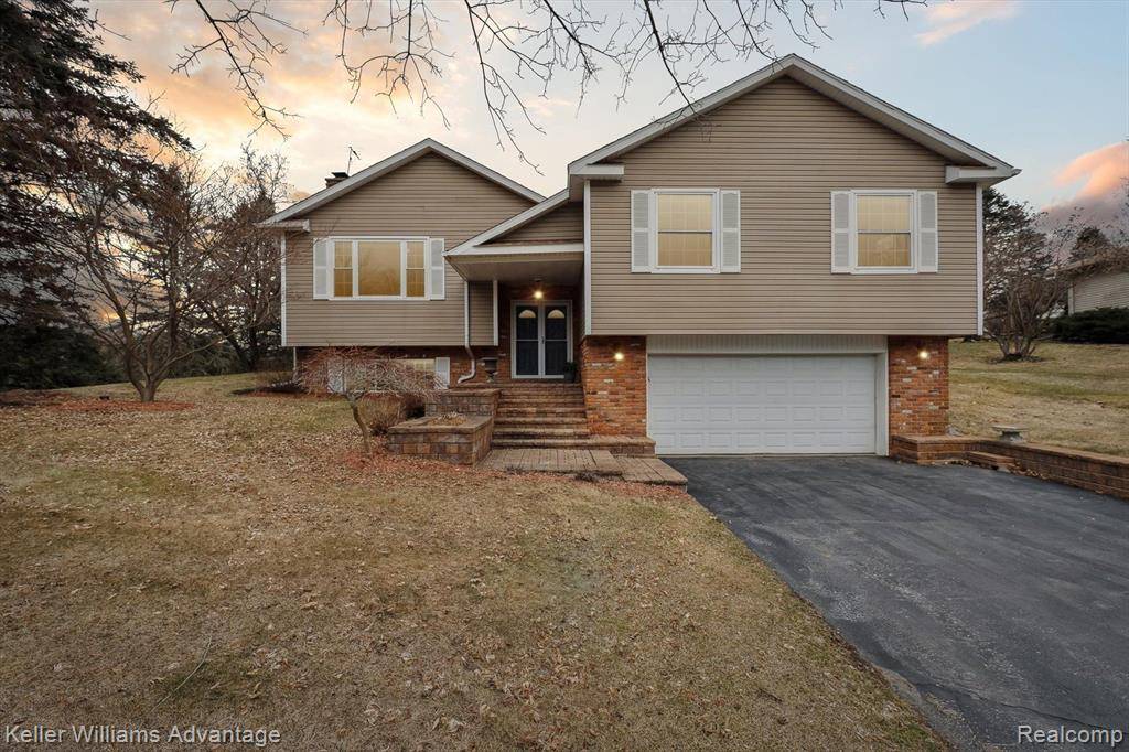 Brighton, MI 48116,6521 Grand Circle Drive