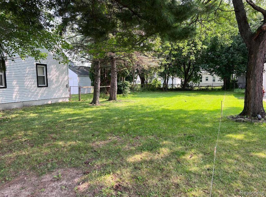 Eastpointe, MI 48021,22106 DONALD Avenue