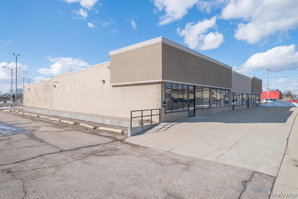 Flint, MI 48505,7021 N SAGINAW Street
